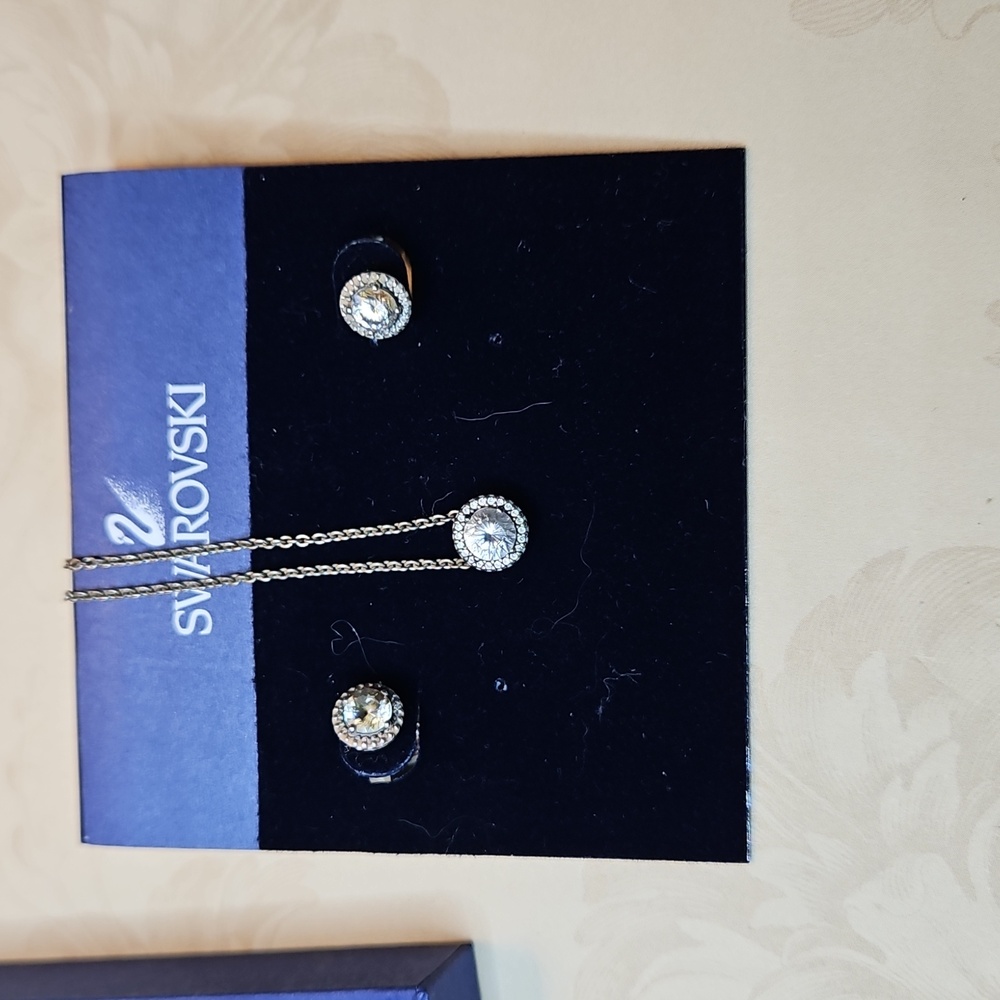 Swarovski pendant stud with necklace and stud‎ earrings